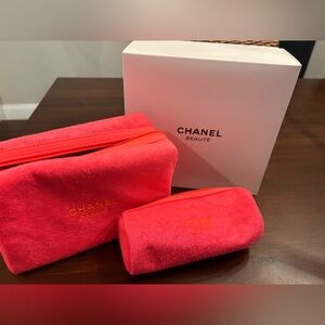 New 2pc Chanel Beauté set of terrycloth cosmetic bags with Chanel Box Neon
